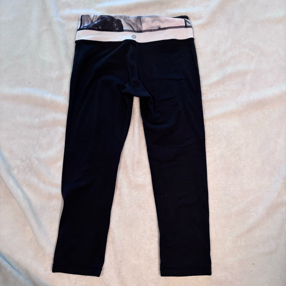 Lululemon cropped length legging size 4